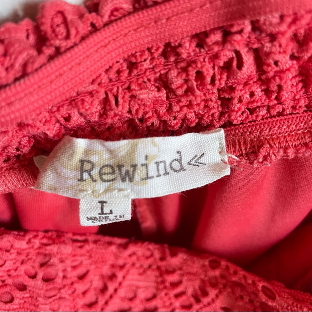 EUC Rewind Women’s Crochet Lace Shorts in Coral - Large - Picture 5 of 6